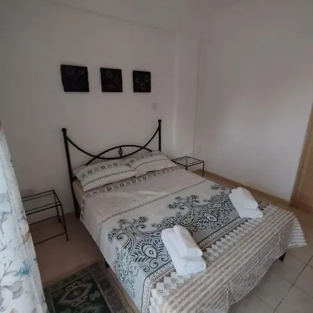Apartament In Kyrenia Turtlle Bay Esentepe 200 Meters To The Beach Kirenia